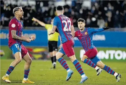  ?? //JAVI FERRÁNDIZ ?? Jordi Escobar celebra el tanto del empate del Barça B ante el Real Madrid Castilla en el Estadi Johan Cruyff