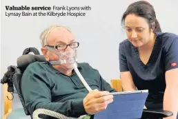  ??  ?? Valuable service Frank Lyons with Lynsay Bain at the Kilbryde Hospice