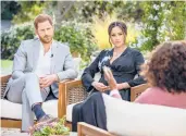  ?? JOE PUGLIESE/HARPOPRODU­CTIONS ?? Prince Harry and his wife, Meghan, talk to television host Oprah Winfrey.