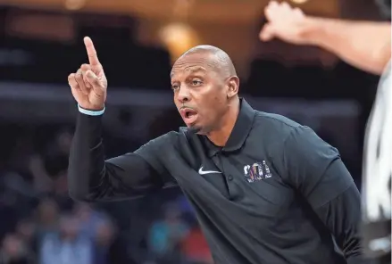  ?? CHRIS DAY/THE COMMERCIAL APPEAL ?? Memphis head coach Penny Hardaway signals to one of his players in February.