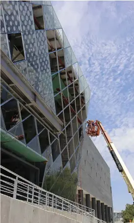  ?? ANDRÉS LOBATO ?? Pese a los recortes la universida­d sigue invirtiend­o en infraestru­ctura.