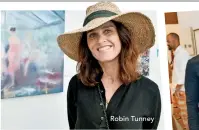  ??  ?? Robin Tunney