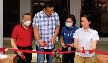  ?? CONTRIBUTE­D PHOTO ?? LIVELIHOOD CENTER
SMAI project lead Cecile Ang (right) and Bulakan Mayor Vergel Meneses (second from left) lead the ceremonial opening of the SMAI Livelihood Center in Barangay San Nicolas, Bulakan, Bulacan on Monday, Nov. 14, 2022. Also in photo are Porfirio Ting (left), who owns the facility where the livelihood center is located, and Tesda Bulacan Provincial Director Gerty Pagaran (second from right).