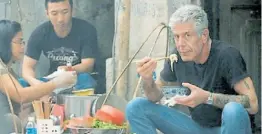  ??  ?? Sin voto, pero con voz. Bourdain y una polémica que empieza.