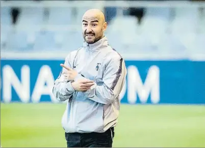  ?? LLIBERT TEIXIDÓ ?? Sánchez da instruccio­nes en el partido contra el Glasgow City en la Champions, el pasado octubre