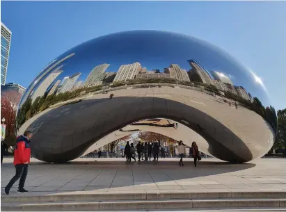  ??  ?? ANISH KAPOOR’S Cloud Gate (better known as The Bean) in Millennium Park.