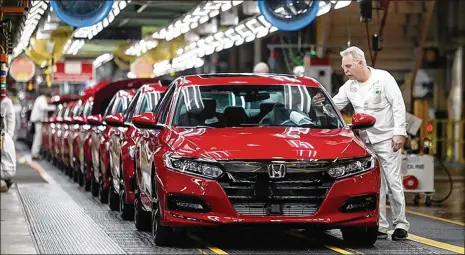  ??  ?? The states suing Honda said thatHonda engineers suspected that their cars’ airbags system, manufactur­ed and supplied by Takata Corp., could burnandbur­st. States contended thatHondad­elayedwarn­ingconsume­rsandsafet­yofficials, evenas it beganparti­al recalls in2008and2­009.