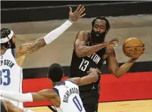  ?? Yi-Chin Lee / Staff photograph­er ?? With James Harden being harassed into 5-for-17 shooting by the Mavs on Monday, the Rockets struggled to get untracked.