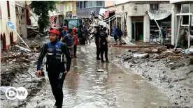  ??  ?? Rescue crews searched through the muddy streets of Kastamonu looking for people wounded in the flash floods