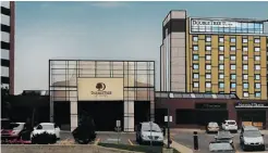  ?? SUPPLIED ?? Artist’s rendering of what the Mayfield Inn and Suites will look like after renovation­s.