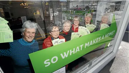  ?? MARTIN DE RUYTER/ STUFF ?? Community Action Nelson members Kindra Douglas, Raven Boss, Joan Skurr, Jean Simpson, Penny Molnar and Jacquetta Bell would like to hear your ideas to tackle Nelson’s housing.