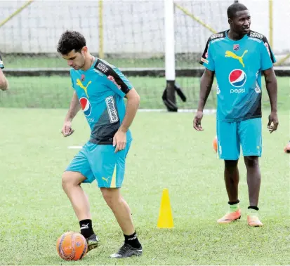  ??  ?? El argentino Valentín Viola, quien registra un gol con el Poderoso en la Copa Libertador­es, será titular esta noche ante Emelec en el Atanasio Girardot.