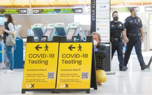  ??  ?? 2. L’AÉROPORT DE LOS ANGELES, EN CALIFORNIE, © PATRICK T. FALLON AGENCE FRANCE-PRESSE 1. © GARY LOPATER, UNSPLASH