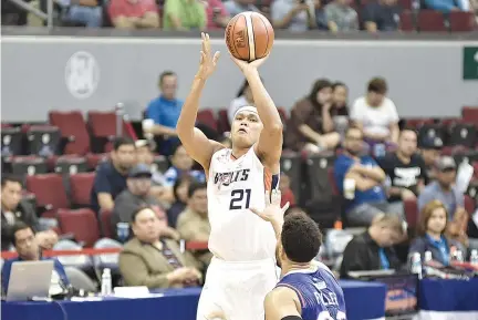  ??  ?? THE MERALCO BOLTS play the Phoenix Petroleum Fuel Masters in the return of the PBA Governors’ Cup today.