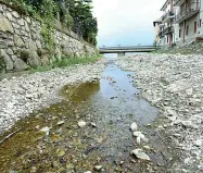  ??  ?? Torrenti Tre gli scarichi inquinati nel «lato» bresciano