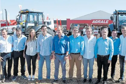  ??  ?? Juntos. Torello (desde la izq.), Bossio, Cresto, Urtubey, Bordet, Kossiner, Bahilo, Llaryola, Nardini y Buca.