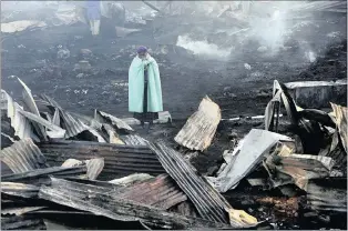  ?? PICTURE: MATTHEWS BALOYI ?? Nomsa Ncube lost everything when her shack burnt down at the Mangolongo­lo squatter camp.