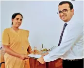  ??  ?? Holy Family Convent Principal Rev. Sr. Deepa Fernando and Headstart CEO Hasitha Dela exchange agreements