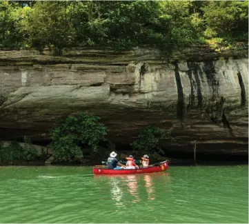  ??  ?? PHOTO COURTESY OF THE ARKANSAS DEPARTMENT OF PARKS, HERITAGE AND TOURISM Most parts of the Buffalo National River, which can be floated year-round, are calm and ideal for novices.