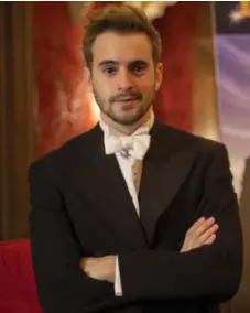  ?? KEITH BEATY/TORONTO STAR ?? Luke Kempner can be seen in his one-man stage show, Upside Downton, at the Panasonic Theatre from Wednesday to Oct. 18.