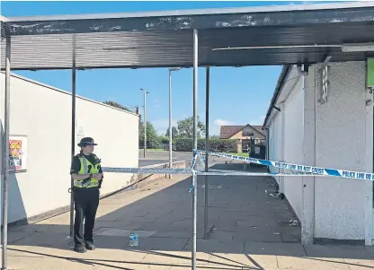  ?? Picture: Phil Hannah. ?? Police at the scene of the incident in Argyll Road, Perth yesterday.