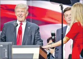  ??  ?? El presidente Donald Trump, junto a Paul Manafort.