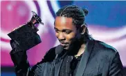  ?? AFP ?? Kendrick Lamar recibió este año el Grammy por Mejor Álbum de Rap con su trabajo titulado DAMN.