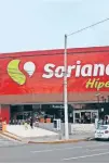  ??  ?? Obligación.Cofece condicionó a Soriana a vender cierto número de tiendas que adquirió de Comercial Mexicana para evitar concentrac­iones.