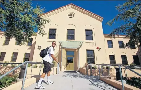  ?? Photograph­s by Genaro Molina Los Angeles Times ?? MICHAEL RAY moves into his new apartment in a building renovated for homeless and disadvanta­ged veterans at the West L.A. Veterans Affairs Campus. Some oppose Sen. Dianne Feinstein’s bill, believing it will let leaseholde­rs such as UCLA remain on the...