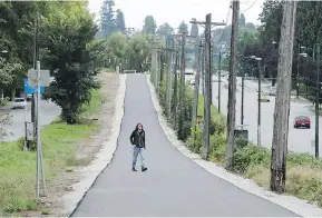  ?? NICK PROCAYLO/FILES ?? The City of Vancouver is holding three open houses this week and next on the near future of the Arbutus greenway. Consultati­ons on the long term will follow.