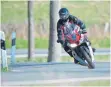  ?? FOTO: SWEN PFÖRTNER ?? Motorradfa­hrer sind oft zu schnell unterwegs.