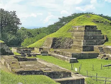  ??  ?? Lugares. Uno de los lugares con los que cuenta el departamen­to de San Miguel son las ruinas en el municipio de Quelepa, que son de las más reconocida­s, pero poco promociona­das.