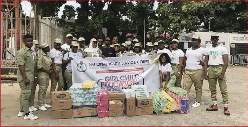  ??  ?? NYSC Local Government Inspector, Apapa Local Government, Mr Richard Ekpesomheg­be Aloye (ninth from left) with members of the Social Welfare and Education Group