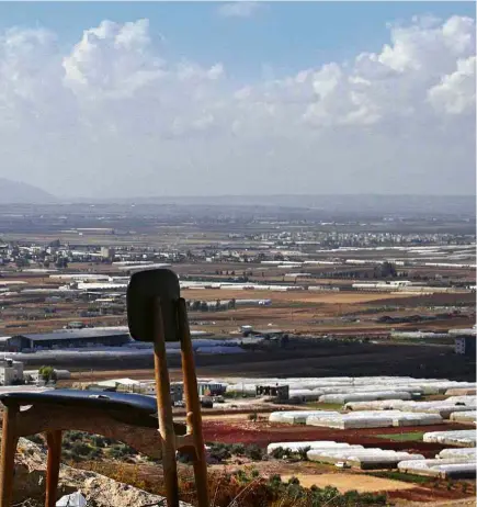  ?? Thomas Walgrave/Divulgação ?? Vista geral da cidade de Jenin, na Cisjordâni­a, onde fica um campo de refugiados em que a equipe filmou cenas para ‘O Agora que Demora’