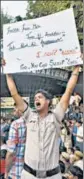  ?? RAJ K RAJ/BURHAAN KINU/HT PHOTOS ?? Police commission­er Amulya Patnaik before addressing protesters outside the Delhi Police headquarte­rs at ITO; a policeman shouts slogans during the stir in New Delhi on Tuesday.