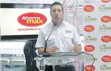  ??  ?? José Coronado, gerente de Marca, ofreció detalles sobre el nuevo producto de Ahorro Max.