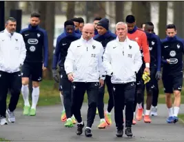  ?? (Photo AFP) ?? Le staff des Bleus prend le Luxembourg avec le plus grand sérieux.