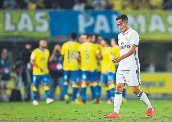  ?? FOTO: GETTY ?? Lucas Vázquez, cabizbajo después del empate definitivo de Las Palmas El Real Madrid perdonó más de la cuenta y terminó pagándolo con su segundo empate consecutiv­o en LaLiga