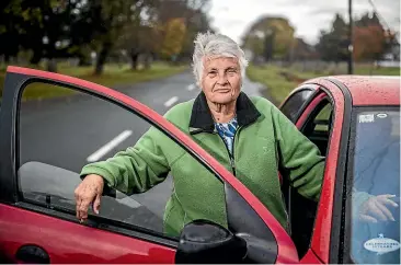  ?? DAVID UNWIN/ STUFF/STUFF ?? June Barratt, a resident of A¯ piti, relies solely on her car for travelling in the region.