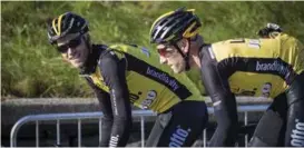  ??  ?? FORNØYD: Lars Boom og Jos van Emden på Team Lotto NL-Jumbo så ut til å trives da de testet VM-løypen fredag formiddag.