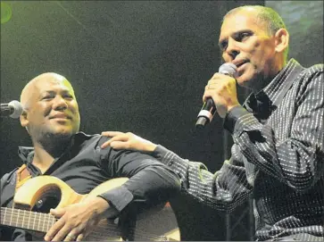  ?? Picture: JEFFREY ABRAHAMS ?? GOOD COMPANY: Cape Town-born jazz sensation Ronnie Joyce (right) died in Johannesbu­rg yesterday at the age of 53. His last public performanc­e was at the Grandwest Grand Arena in September last year as part of Jonathan Butler’s (pictured) Evolution...