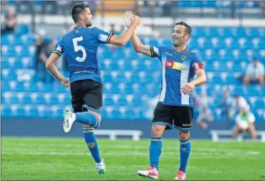  ??  ?? ÚNICA APARICIÓN. Adrià Vilanova solo ha jugado un partido con el Hércules, ante el Peralada, y marcó.