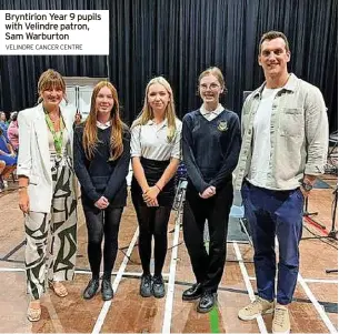  ?? VELINDRE CANCER CENTRE ?? Bryntirion Year 9 pupils with Velindre patron, Sam Warburton