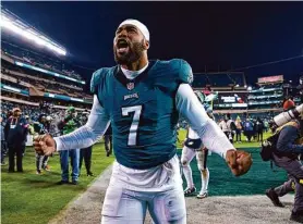  ?? Chris Szagola/Associated Press ?? Eagles linebacker Haason Reddick reacts to a win over the Giants. Philadelph­ia again looks like the team that was rarely challenged during its 13-1 start.