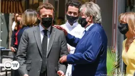  ??  ?? Macron, shortly before the slapping incident, had been meeting restaurant owners in the town of Valence.