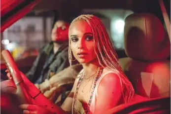  ?? PHOTO BY ALAN MARKFIELD/ SUMMIT ENTERTAINM­ENT ?? Zoe Kravitz, as Milly, joins the road trip in Kin.