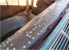  ??  ?? LEFT. THE DASHBOARD OF THIS 1955-59 CHEVROLET IS COMPOSED OF SMALL COPPER PIECES RIVETED TOGETHER.
RIGHT. IN THIS CASE, THE INTERIOR WORK INVOLVED SMOOTHING OUT A FEW THINGS ON THE DASH AND SPRAYING EVERYTHING A RICH CHOCOLATE BROWN.