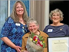  ?? Photo by Rhonda Aihara ?? Dr. Kathleen Sexton, foreground, with Carrie Earles, Daughters of the local American Revolution Palisade Chapter regent, left, and chapter historian Nita Talbot, was recently awarded the chapter’s Women in American History award for her community support.
