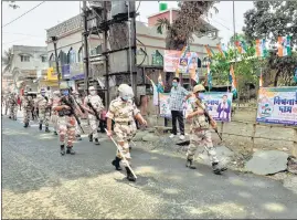  ??  ?? ITBP personnel reviweing security at Dakshin Barasat and Barlipur, West Bengal on Sunday.