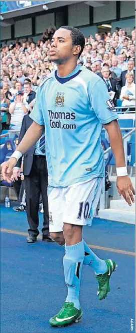  ??  ?? Robinho, en su presentaci­ón con el Manchester City (2008).